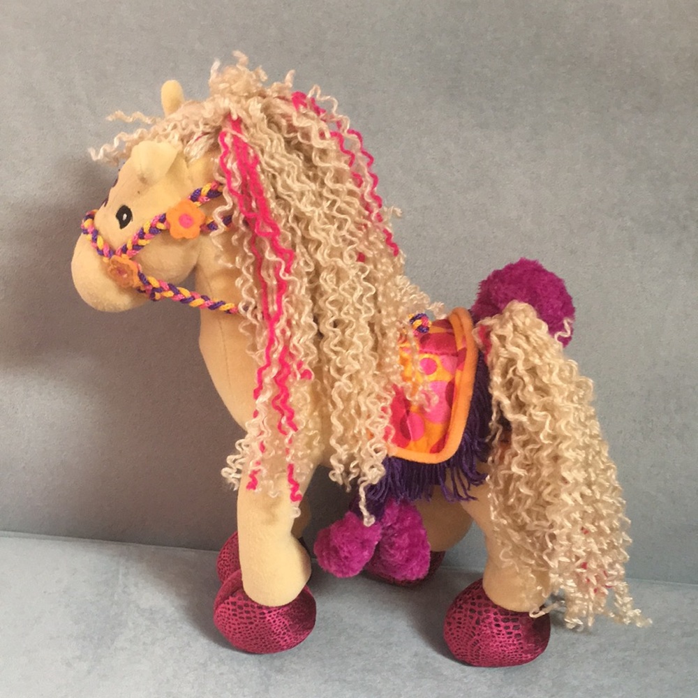 GROOVY GIRLS posable horse in excellent condition